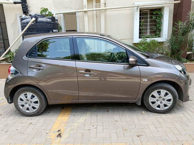 https://images10.gaadi.com/usedcar_image/4620468/original/processed_9bbc8d59-fed1-4de9-8a94-6d9b2574104a.jpg?imwidth=6400