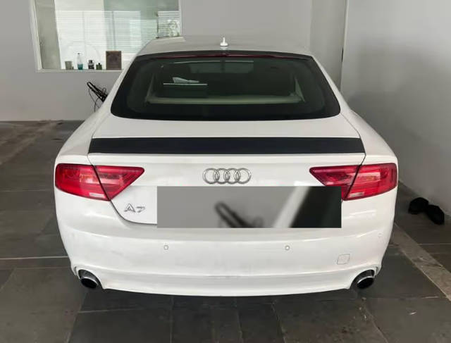 https://images10.gaadi.com/usedcar_image/4620543/original/a23b3e68-3a06-43cb-8d44-b92837fe298f.png?imwidth=6402