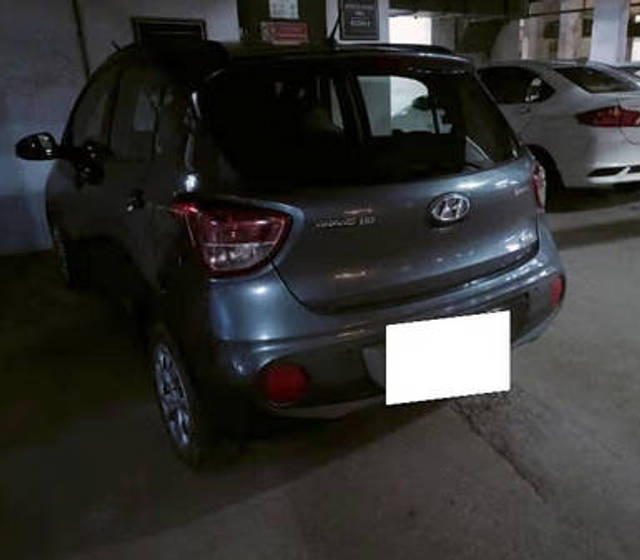https://images10.gaadi.com/usedcar_image/4620556/original/processed_b7230128-6cf9-4c3c-8582-179830ce7608.png?imwidth=6401