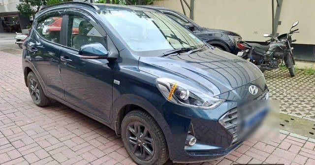 https://images10.gaadi.com/usedcar_image/4620574/original/9efe5876-1879-492b-9581-964727b34c89.png?imwidth=6400