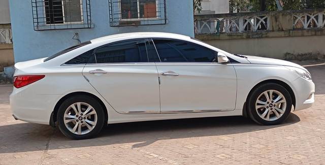 https://images10.gaadi.com/usedcar_image/4620581/original/9bdcb3a81bb0c7783db638c9f7e24b10.jpeg?imwidth=6401