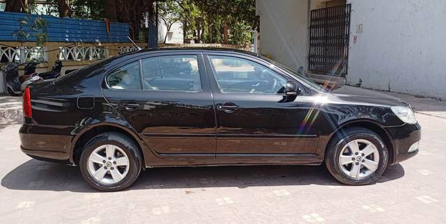 https://images10.gaadi.com/usedcar_image/4620596/original/307349b4a388e4d6c8bf78d7a7ab3fe3.jpeg?imwidth=6401