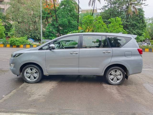 https://images10.gaadi.com/usedcar_image/4620597/original/d927ffe716c7a584ed46a62ebb17ed3f.jpg?imwidth=6402