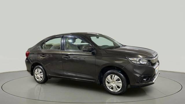 https://images10.gaadi.com/usedcar_image/4620598/original/db25c7858eccc23b118701f4de8fc48d.jpg?imwidth=6400