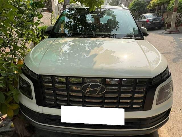 https://images10.gaadi.com/usedcar_image/4620600/original/processed_dc789952-dbf7-4e99-beda-25d08eef4692.jpg?imwidth=6400