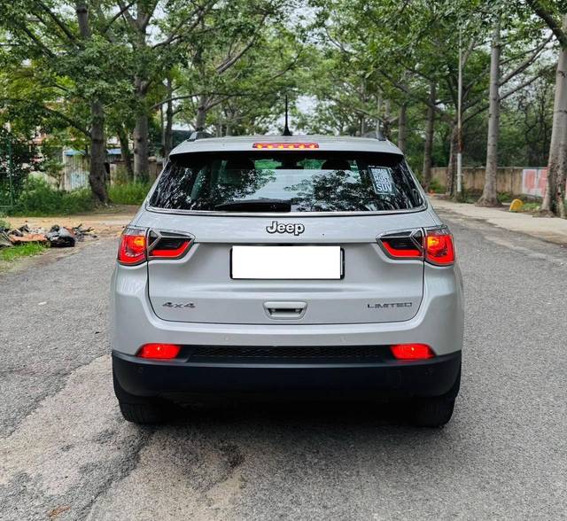 https://images10.gaadi.com/usedcar_image/4620677/original/processed_c13f583fed356c5e55747475de482f04.jpg?imwidth=6402