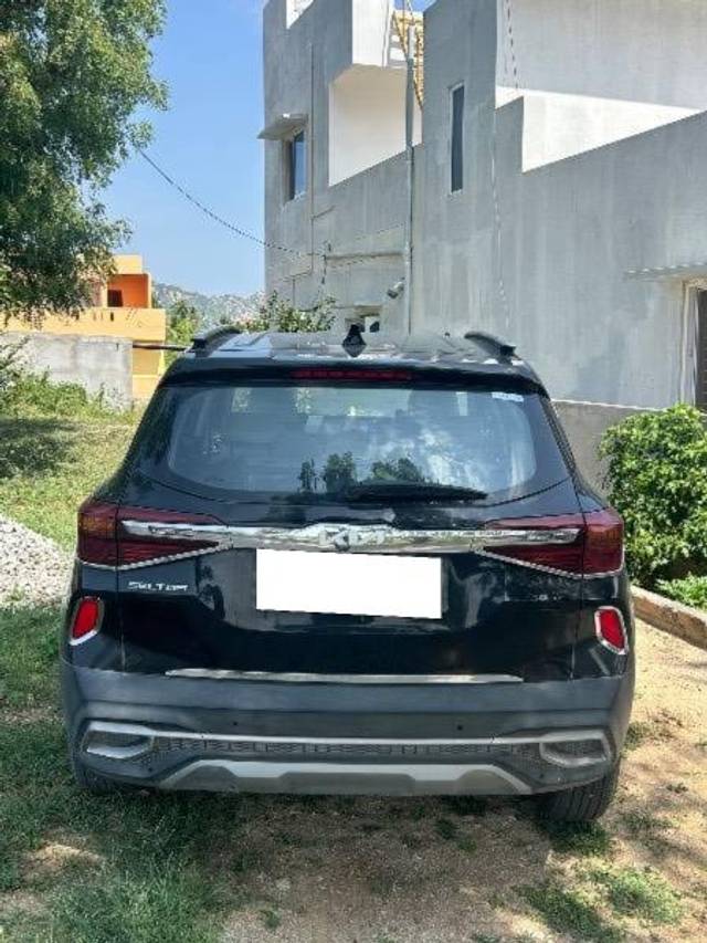 https://images10.gaadi.com/usedcar_image/4620684/original/processed_3fd12d91-7fdc-450f-8f9d-5d07f57d5c1b.jpeg?imwidth=6401