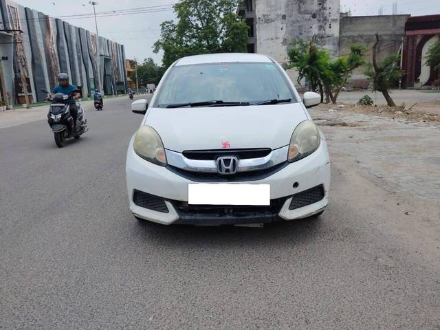 https://images10.gaadi.com/usedcar_image/4620704/original/processed_8457511e-ae1d-45a4-bd39-a85690731676.jpg?imwidth=6400