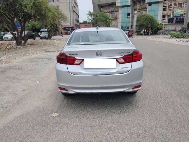 https://images10.gaadi.com/usedcar_image/4620709/original/processed_8e447ff3-cb3a-46f8-b726-8ea79586cace.jpg?imwidth=6402