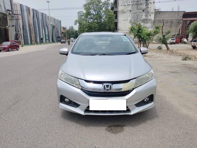 https://images10.gaadi.com/usedcar_image/4620709/original/processed_dbae8a2f-0ab2-4a56-9e43-37b8e89e5417.jpg?imwidth=6400