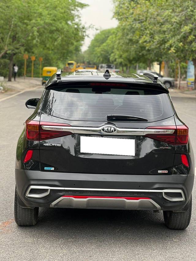 https://images10.gaadi.com/usedcar_image/4620714/original/processed_bb6c844d6287e86f385eeedf69355b31.jpg?imwidth=6401
