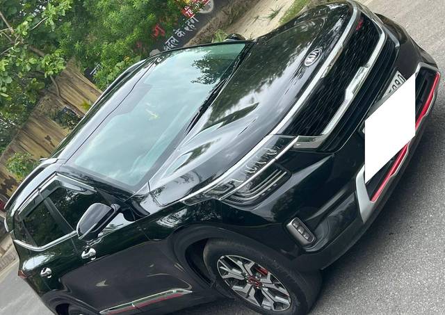 https://images10.gaadi.com/usedcar_image/4620714/original/processed_c79823c2d3577e7b7e0a9be7e196f90d.jpg?imwidth=6402