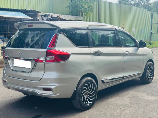 https://images10.gaadi.com/usedcar_image/4620784/original/processed_1bce26e6e468c2220066d2b1c1a2013f.jpg?imwidth=6401