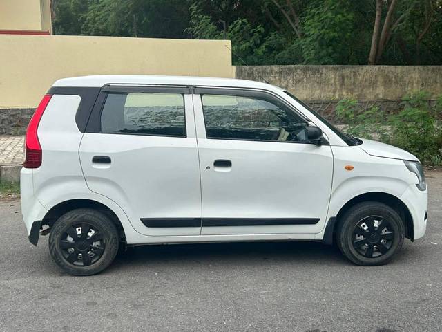 https://images10.gaadi.com/usedcar_image/4620876/original/processed_dc1f0ab46495969ba9ca7b9806e46e0c.jpg?imwidth=6401