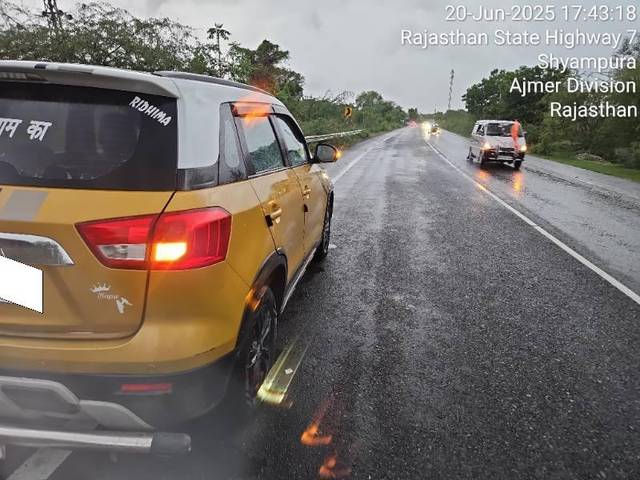 https://images10.gaadi.com/usedcar_image/4620878/original/processed_13843e55-d75a-4411-bfca-8e9198f64eb3.jpg?imwidth=6400