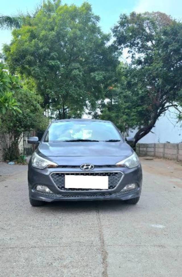 https://images10.gaadi.com/usedcar_image/4620883/original/processed_969a208d-f4f6-4c39-9c0d-4143c5f66aa8.jpg?imwidth=6402