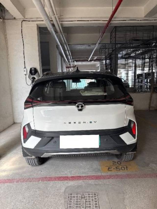 https://images10.gaadi.com/usedcar_image/4620907/original/processed_5c0d5e50-1493-4889-b07f-0b717cff4023.jpg?imwidth=6401