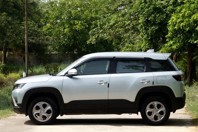 https://images10.gaadi.com/usedcar_image/4620914/original/dbdad11d44dbe5d3cb86482e61f706d2.JPG?imwidth=6402