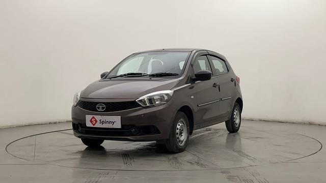 https://images10.gaadi.com/usedcar_image/4620981/original/3cccb978ca86f7d3cac4360081d58ddb.JPG?imwidth=6400