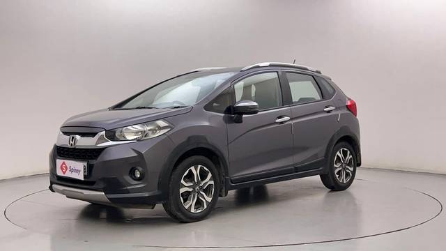 https://images10.gaadi.com/usedcar_image/4621006/original/e548adfc3825d45f7b771eac8c0c3b5c.JPG?imwidth=6400