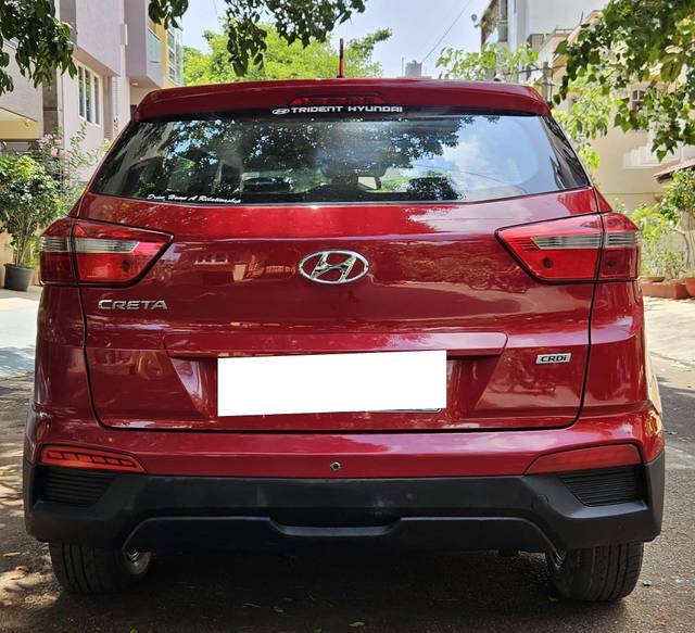 https://images10.gaadi.com/usedcar_image/4621019/original/processed_fc411b7fb7306c1462bc057990faad0b.jpg?imwidth=6401