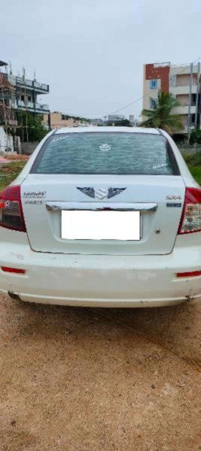 https://images10.gaadi.com/usedcar_image/4621026/original/processed_38ca121b-c03d-49dc-bc8e-b5eacd3062c8.jpg?imwidth=6401