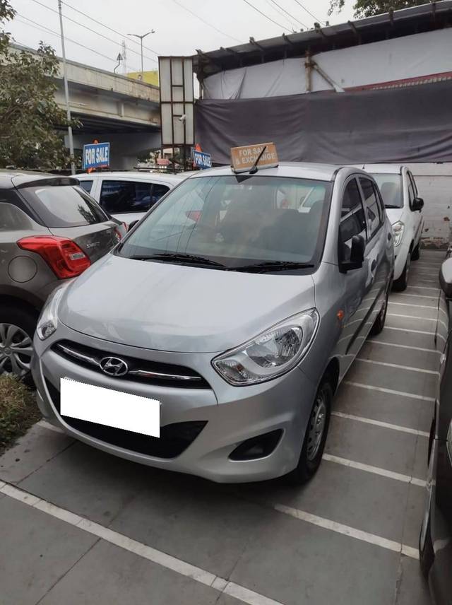 https://images10.gaadi.com/usedcar_image/4621077/original/processed_69c15abf-123d-41fe-8166-b743f7d1aa80.jpg?imwidth=6401