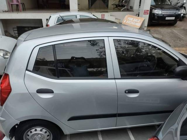 https://images10.gaadi.com/usedcar_image/4621077/original/processed_7e8e8e9b-c27a-4ccb-ae2f-33381d9581dc.jpg?imwidth=6402