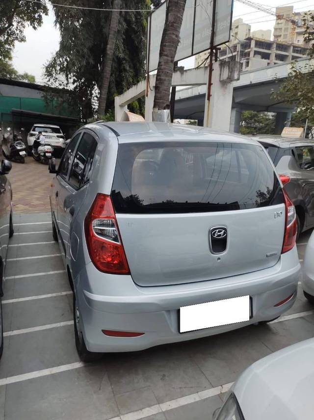 https://images10.gaadi.com/usedcar_image/4621077/original/processed_990c96df-28ca-47f1-b97c-c0ffc14d941a.jpg?imwidth=6400