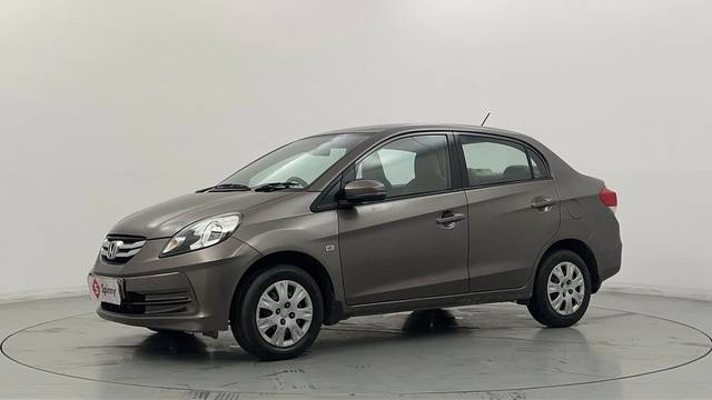 https://images10.gaadi.com/usedcar_image/4621083/original/44903d28537561fefb99bedde866d57e.JPG?imwidth=6400