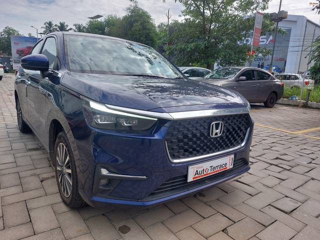 https://images10.gaadi.com/usedcar_image/4621100/original/4963bc0f671d35f8f28c7193c01b0169.jpg?imwidth=6400
