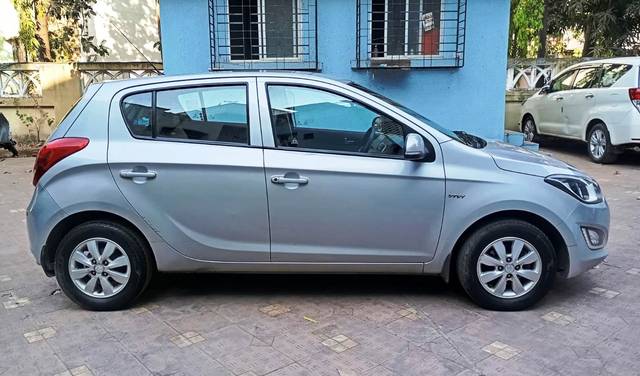 https://images10.gaadi.com/usedcar_image/4621132/original/6e6cf48cc8070b8536686f23ef9dd480.jpeg?imwidth=6401