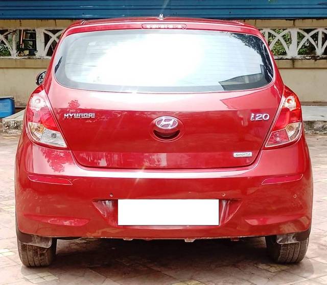 https://images10.gaadi.com/usedcar_image/4621134/original/processed_d6151cc6d57949fc227d7ebda1e23c17.jpeg?imwidth=6402