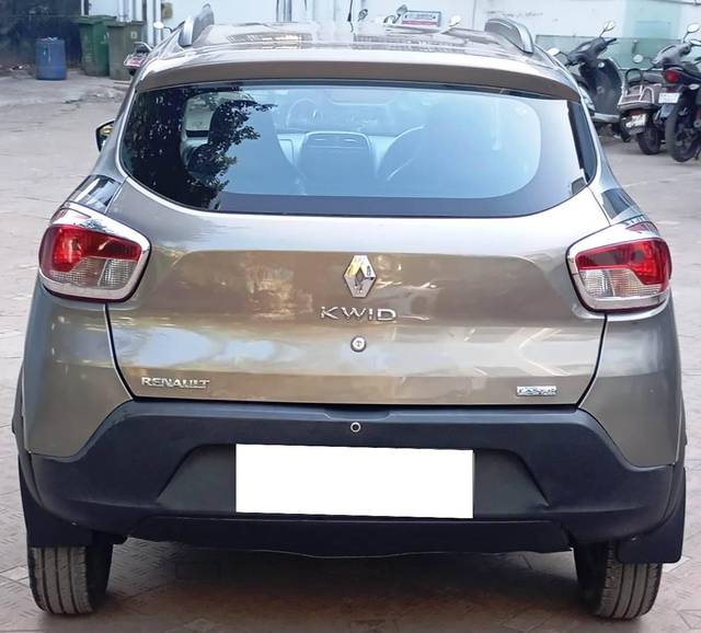 https://images10.gaadi.com/usedcar_image/4621135/original/processed_33f0b49c2867363ffc935276d39fd9ca.jpeg?imwidth=6402