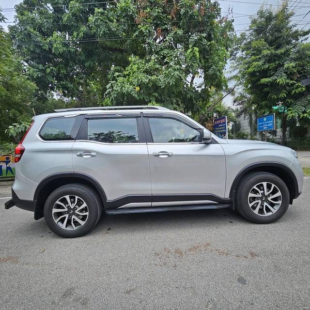https://images10.gaadi.com/usedcar_image/4621136/original/processed_789073ee-90c7-4930-8c54-c0d3379223d0.jpg?imwidth=6401