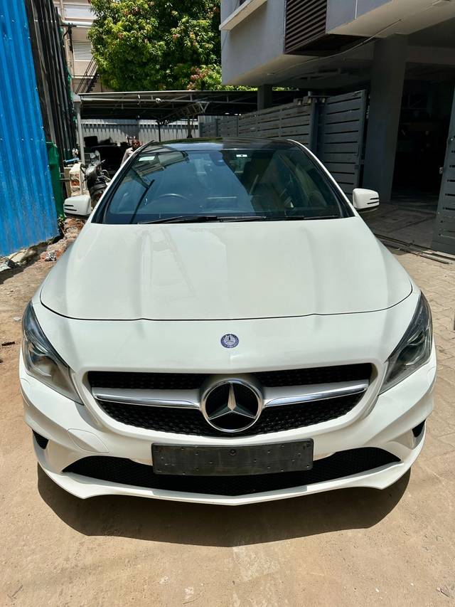 https://images10.gaadi.com/usedcar_image/4621141/original/5f1714f44bc3c6dd76e3bb34f383ce64.jpg?imwidth=6402