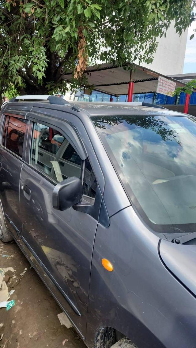 https://images10.gaadi.com/usedcar_image/4621150/original/processed_88244517ec8b1e863ae9e750d871d7f5.jpg?imwidth=6402
