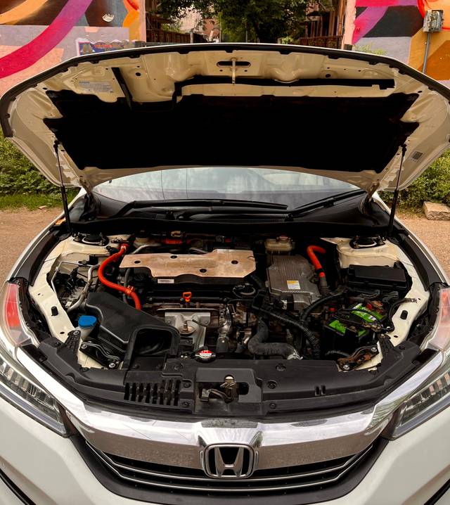 https://images10.gaadi.com/usedcar_image/4621156/original/27ba29b9-18af-4309-a637-f3aa86d81fe6.jpg?imwidth=6401
