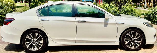 https://images10.gaadi.com/usedcar_image/4621156/original/processed_dce011ad-7a34-4554-9f71-fb97c35e882c.png?imwidth=6400