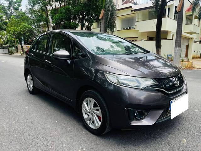 https://images10.gaadi.com/usedcar_image/4621196/original/processed_3002fd45bedbf73e82842c5434d233f2.jpg?imwidth=6400