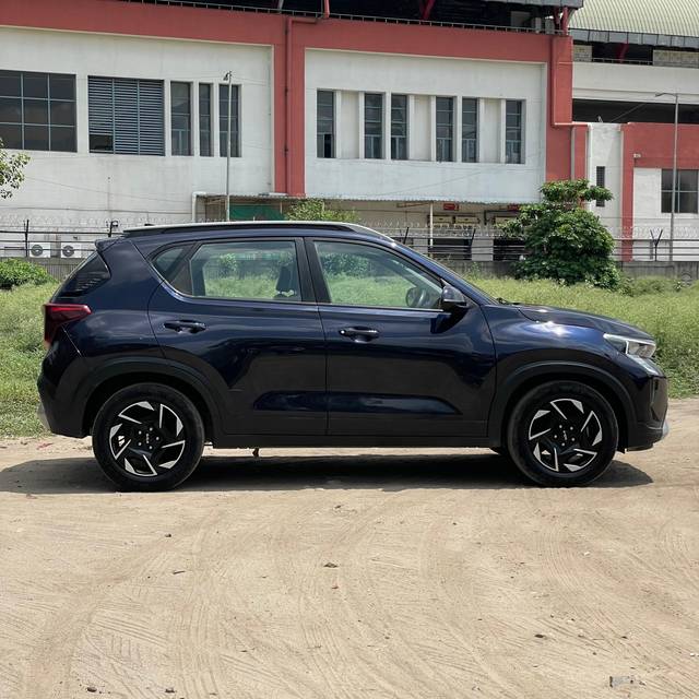https://images10.gaadi.com/usedcar_image/4621204/original/5b526558f85e8c803a53770ae9225089.jpg?imwidth=6401
