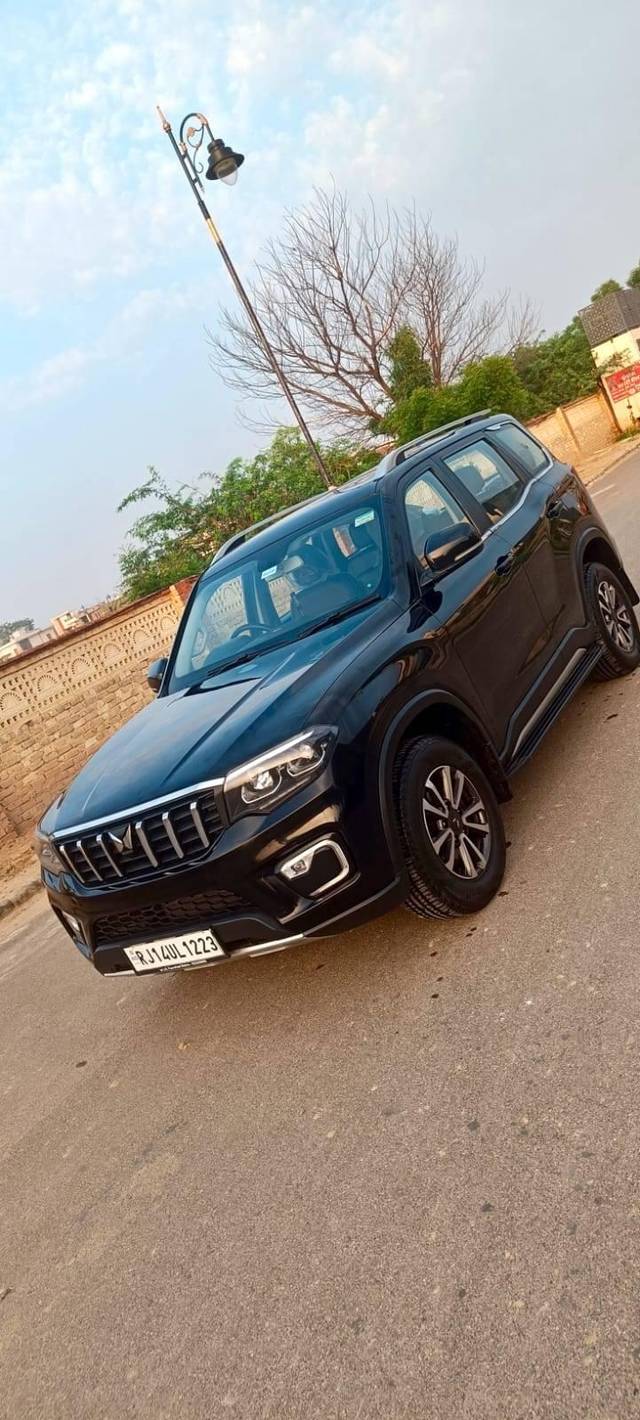 https://images10.gaadi.com/usedcar_image/4621205/original/processed_4cc1146d6f2fff7551252c0e5effdc30.jpg?imwidth=6401