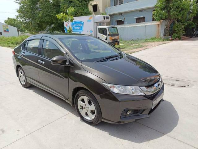 https://images10.gaadi.com/usedcar_image/4621206/original/processed_f9952349c314b03478ac25c80181e122.jpg?imwidth=6400