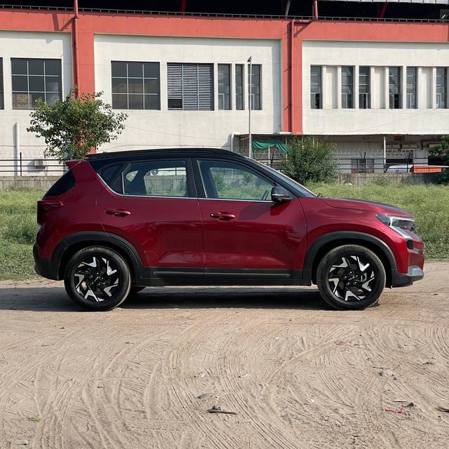 https://images10.gaadi.com/usedcar_image/4621211/original/376860cd1f441fa36d5360b5f41dec02.jpg?imwidth=6401
