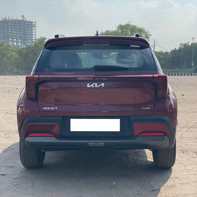 https://images10.gaadi.com/usedcar_image/4621211/original/processed_26606aa1d97530c9afdcbf36500cb5c5.jpg?imwidth=6402