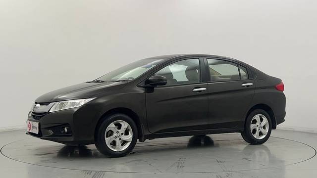 https://images10.gaadi.com/usedcar_image/4621223/original/7a95ff393b75a856bf0efd7d51e3ccec.JPG?imwidth=6400