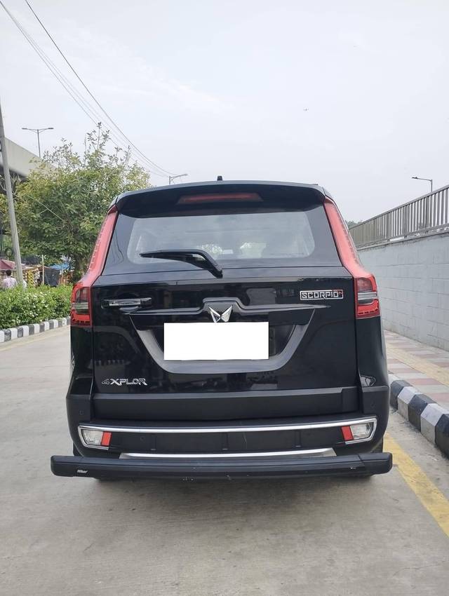 https://images10.gaadi.com/usedcar_image/4621226/original/processed_9f7a541669401bd24b90fc46de2a704d.jpg?imwidth=6402