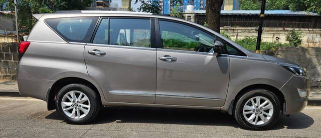 https://images10.gaadi.com/usedcar_image/4621228/original/541c443040e7166ebc671bf786ae2707.jpg?imwidth=6401