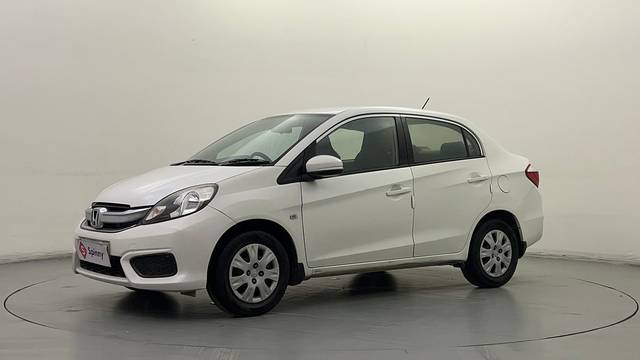 https://images10.gaadi.com/usedcar_image/4621231/original/12c39d55c79457a82ea5816df7525d7b.JPG?imwidth=6400