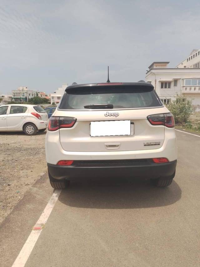 https://images10.gaadi.com/usedcar_image/4621234/original/processed_b296e28a12ef63111d407bba2fce88ae.jpg?imwidth=6401